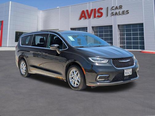 Diamond Black Crystal Pearlcoat 2025 Chrysler Pacifica L