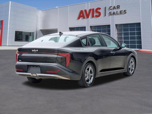 Aurora Black Pearl 2025 Kia K4 LXS