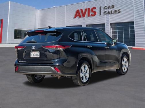 2024 Toyota Highlander LE