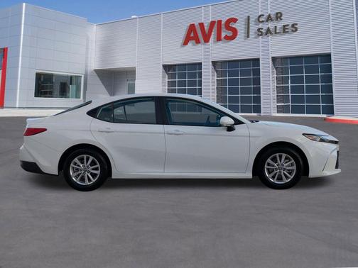 Ice Cap 2025 Toyota Camry LE