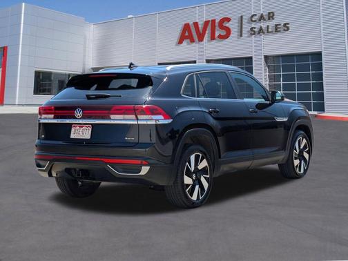 Deep Black Pearl 2025 Volkswagen Atlas Cross Sport 2.0T SE w/Technology 4MOTION