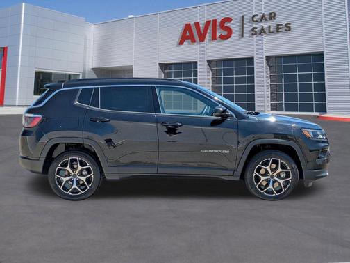 Diamond Black Crystal Pearlcoat 2025 Jeep Compass Limited
