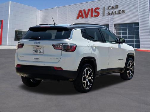 Bright White Clearcoat 2025 Jeep Compass Limited