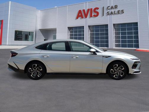 Aero Silver 2025 Hyundai SONATA SEL