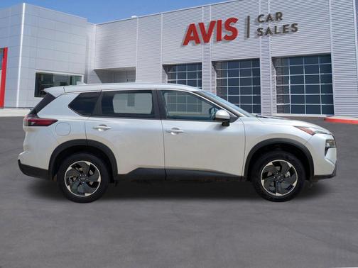 Brilliant Silver Metallic 2024 Nissan Rogue SV
