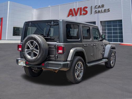 Granite Crystal Metallic Clearcoat 2023 Jeep Wrangler 4-Door Sahara 4x4