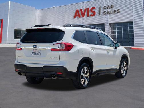 Crystal White Pearl 2025 Subaru Ascent Premium 7-Passenger