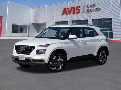 Lunar White 2025 Hyundai VENUE SEL
