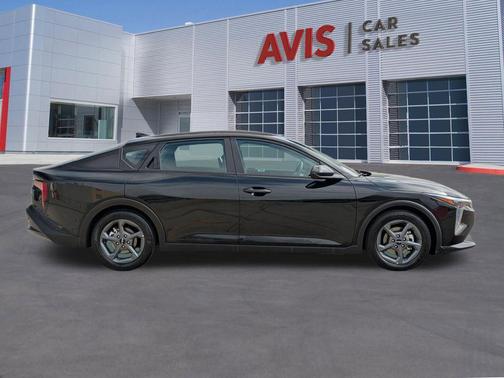 Aurora Black Pearl 2025 Kia K4 LXS