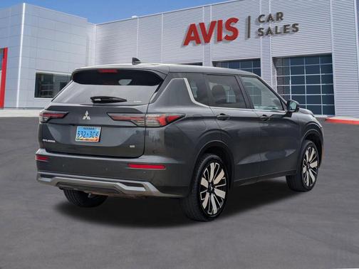 Gray 2025 Mitsubishi Outlander SE S-AWC