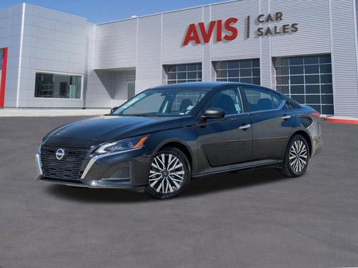 Super Black 2025 Nissan Altima 2.5 SV