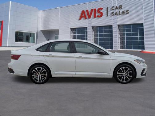 Pure White 2025 Volkswagen Jetta 1.5T Sport
