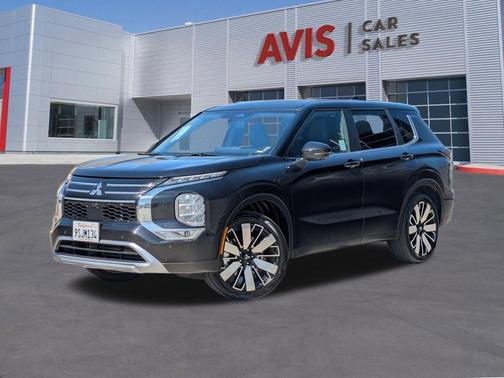 Black 2025 Mitsubishi Outlander SE S-AWC