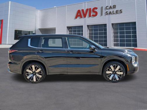 Black 2025 Mitsubishi Outlander SE S-AWC
