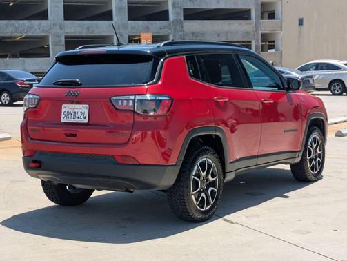 Red Hot Pearlcoat 2025 Jeep Compass Trailhawk