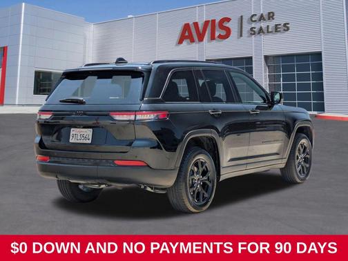 Diamond Black Crystal Pearlcoat 2025 Jeep Grand Cherokee Altitude