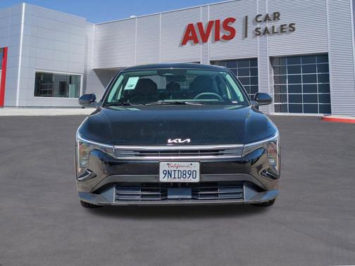 Aurora Black Pearl 2025 Kia K4 LXS