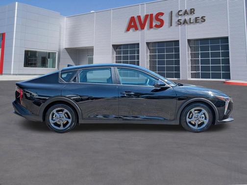 Aurora Black Pearl 2025 Kia K4 LXS