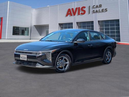 Aurora Black Pearl 2025 Kia K4 LXS