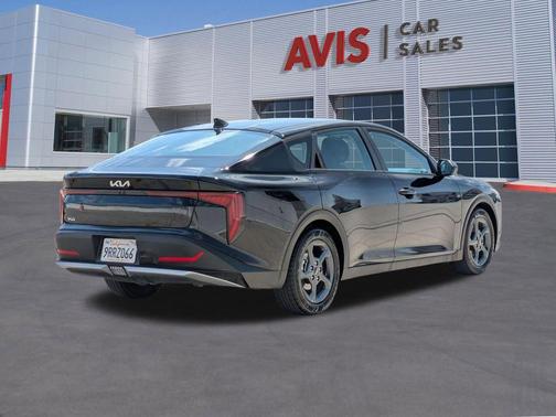 Aurora Black Pearl 2025 Kia K4 LXS