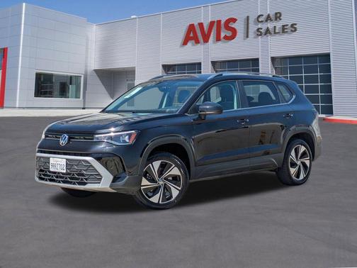 Deep Black Pearl 2025 Volkswagen Taos 1.5T SE
