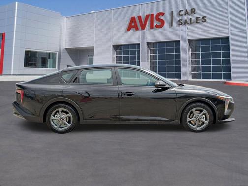 Aurora Black 2025 Kia K4 LXS