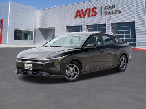 Aurora Black 2025 Kia K4 LXS