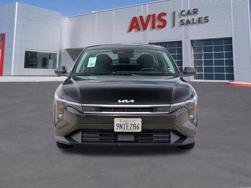 Aurora Black 2025 Kia K4 LXS