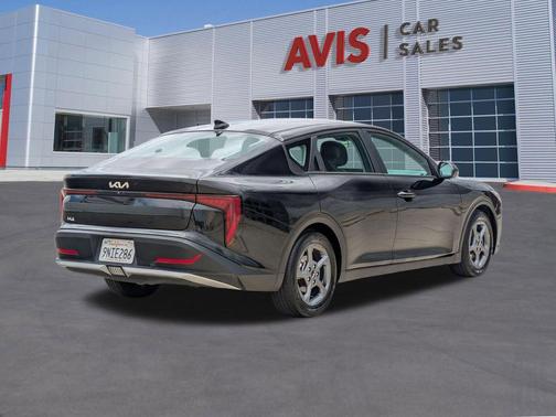 Aurora Black 2025 Kia K4 LXS