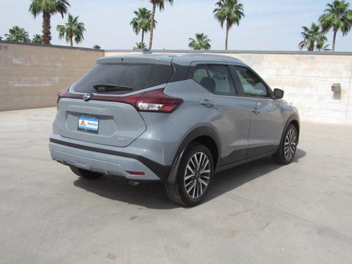 Boulder Gray Metallic 2024 Nissan Kicks SV