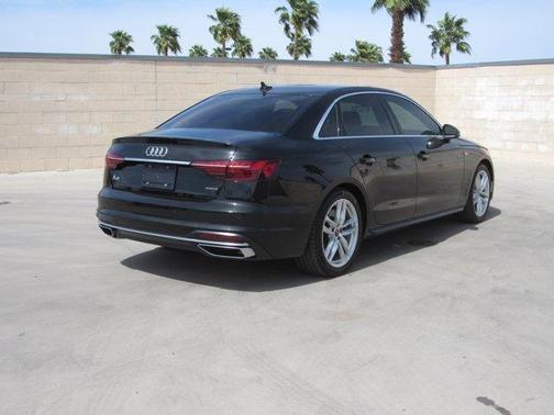 2024 Audi A4 45 S line quattro Premium
