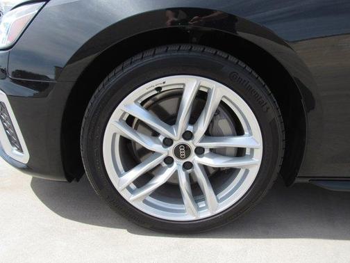 2024 Audi A4 45 S line quattro Premium