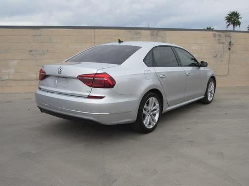 2019 Volkswagen Passat 2.0T Wolfsburg