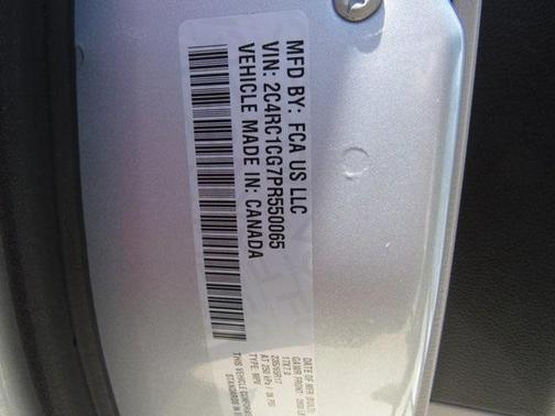 2023 Chrysler Voyager LX