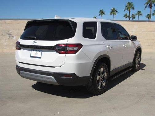 2023 Honda Pilot EX-L 8-Passenger