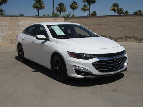 Summit White 2025 Chevrolet Malibu 1LS