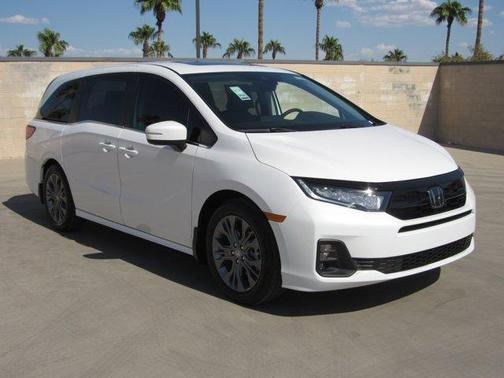 Platinum White Pearl 2026 Honda Odyssey Touring
