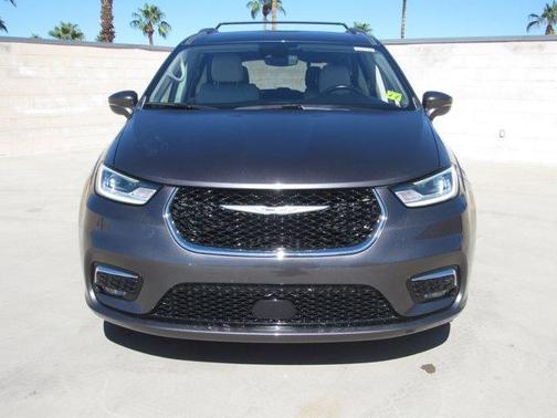 2021 Chrysler Pacifica Touring-L