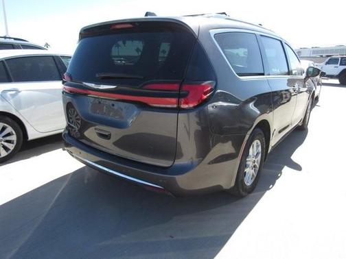 2021 Chrysler Pacifica Touring-L