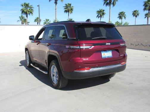 2024 Jeep Grand Cherokee Laredo