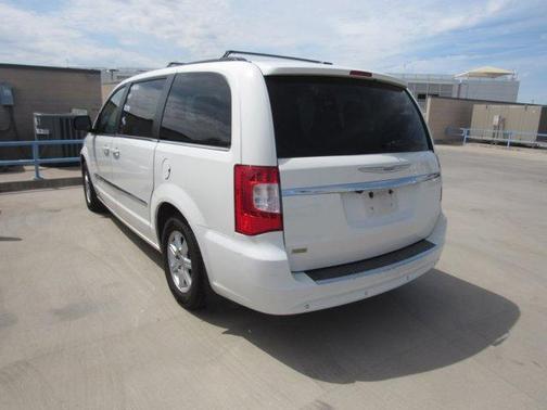 2011 Chrysler Town & Country Touring