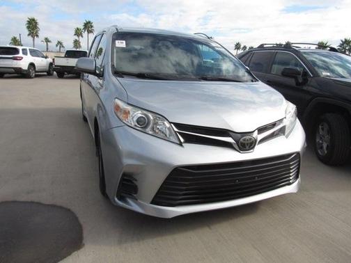 2020 Toyota Sienna LE