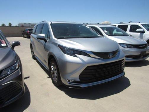 Celestial Silver Metallic 2024 Toyota Sienna XLE