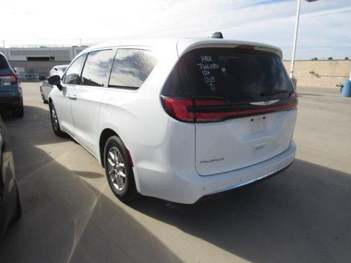 2024 Chrysler Pacifica Touring-L