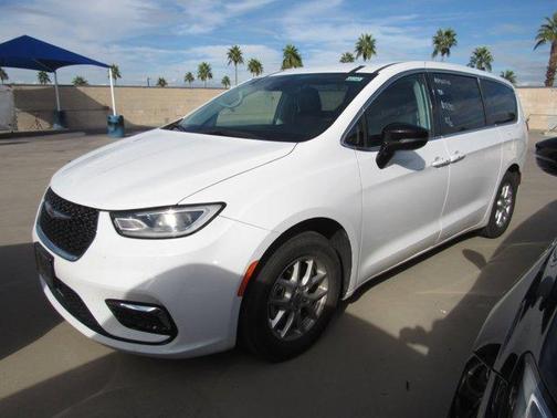 2024 Chrysler Pacifica Touring-L