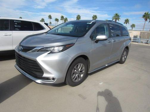 2024 Toyota Sienna XLE