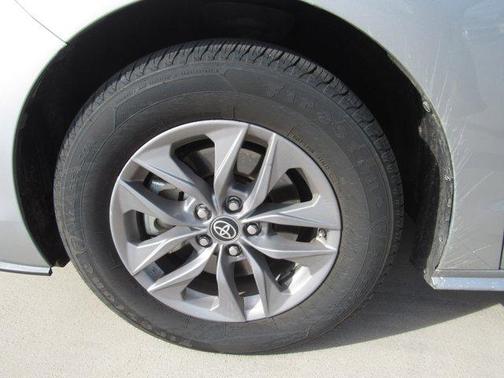 2024 Toyota Sienna XLE