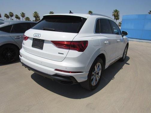 2022 Audi Q3 45 S line Premium