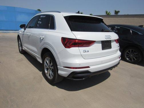 2022 Audi Q3 45 S line Premium
