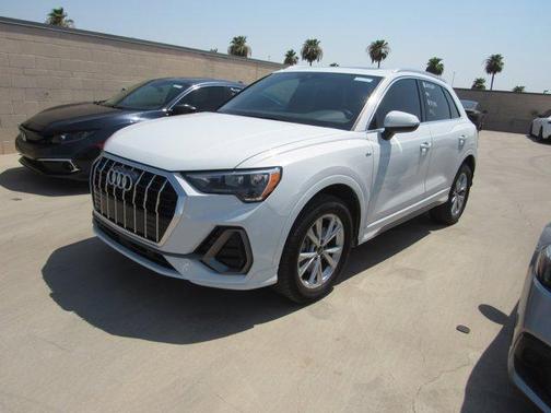 2022 Audi Q3 45 S line Premium